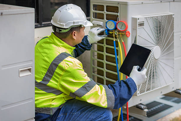Professional Hvac technician working in Bagdad, FL